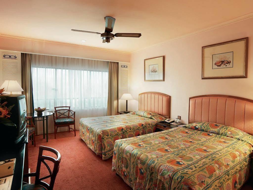 World Resort 5*